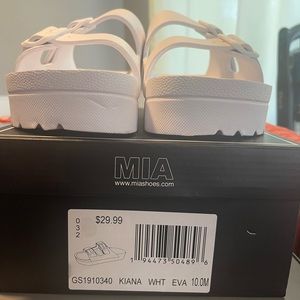 NWT Platform sandals